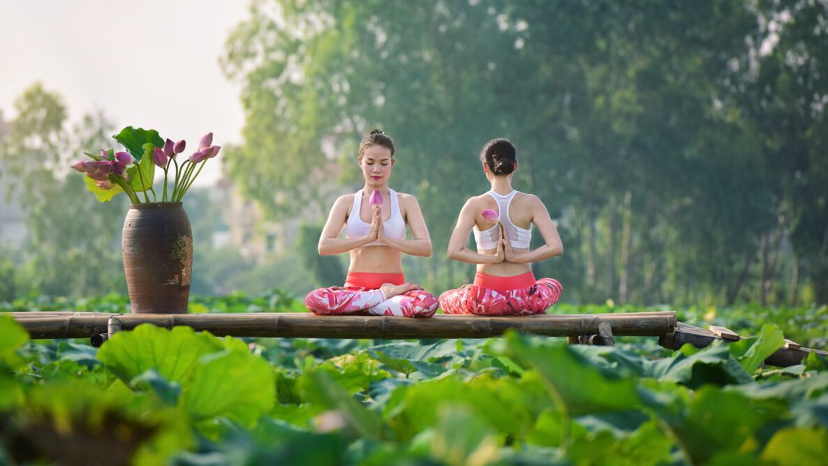 Neskak Lotus-en pose